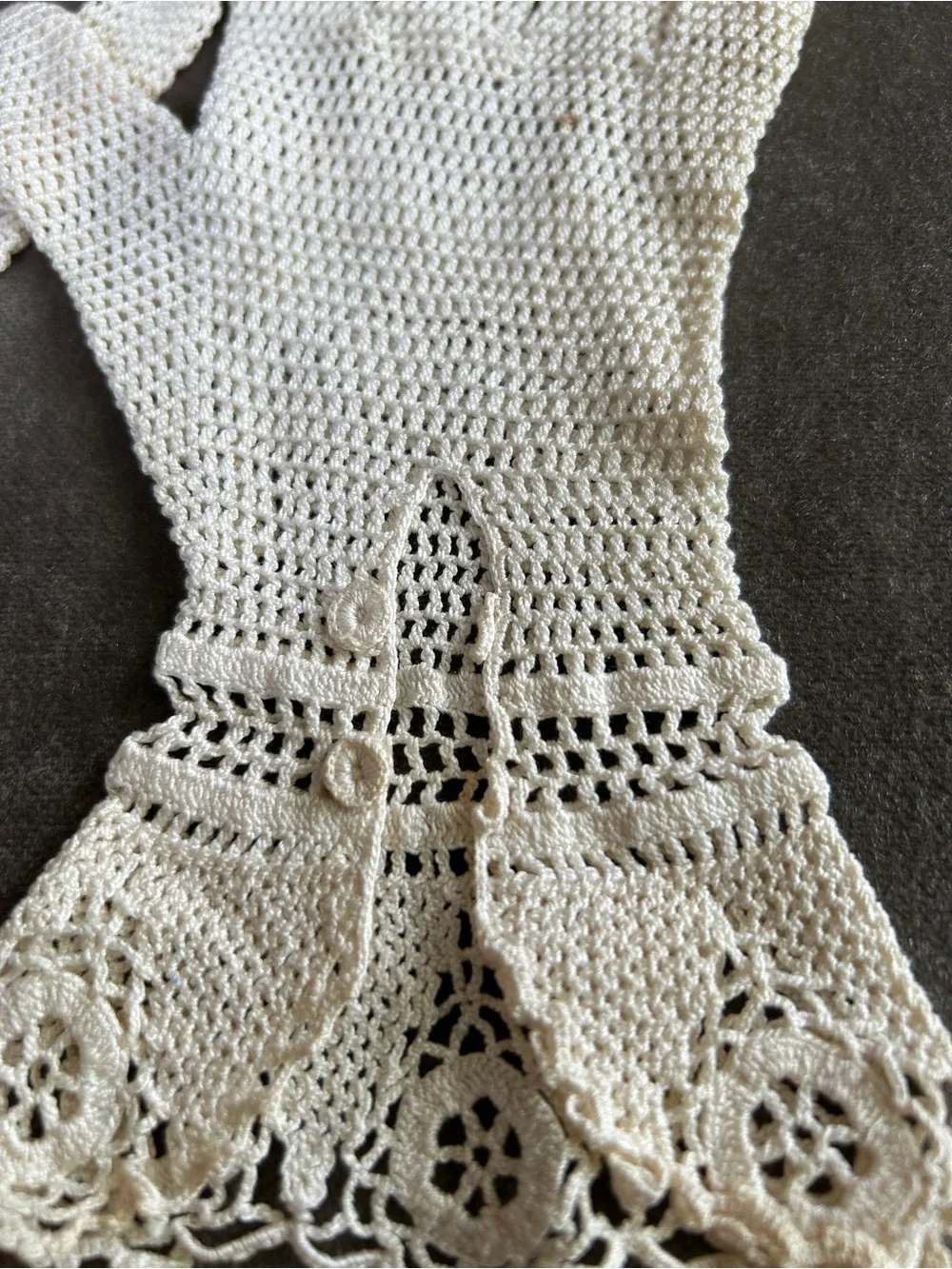 Vintage handmade Crochet Lace Women's Gloves - Cream